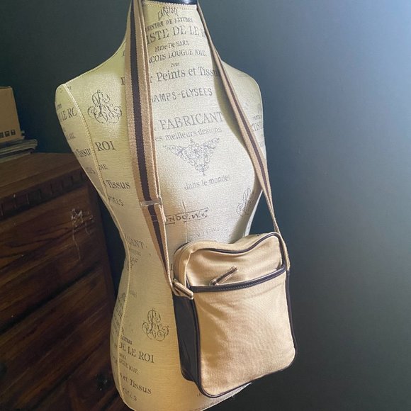 Old Navy tan and brown crossbody messenger bag with adjustable strap - Picture 2 of 9